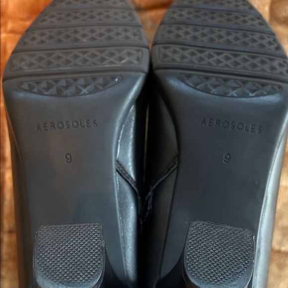 AEROSOLES Black Ankle Booties - Picture 2 of 7